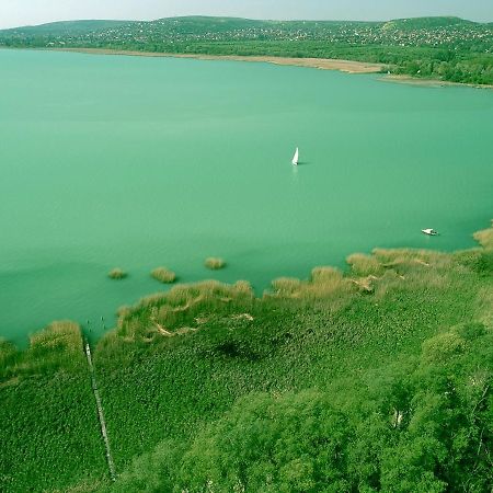 Apartmán Fuzliget Surf Garden Balatonfůzfő Exteriér fotografie